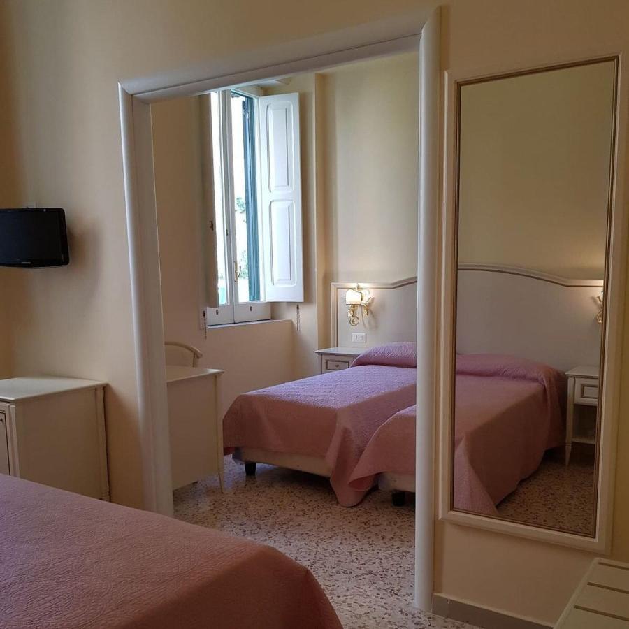 Albergo Santa Teresa Torre del Greco Kültér fotó